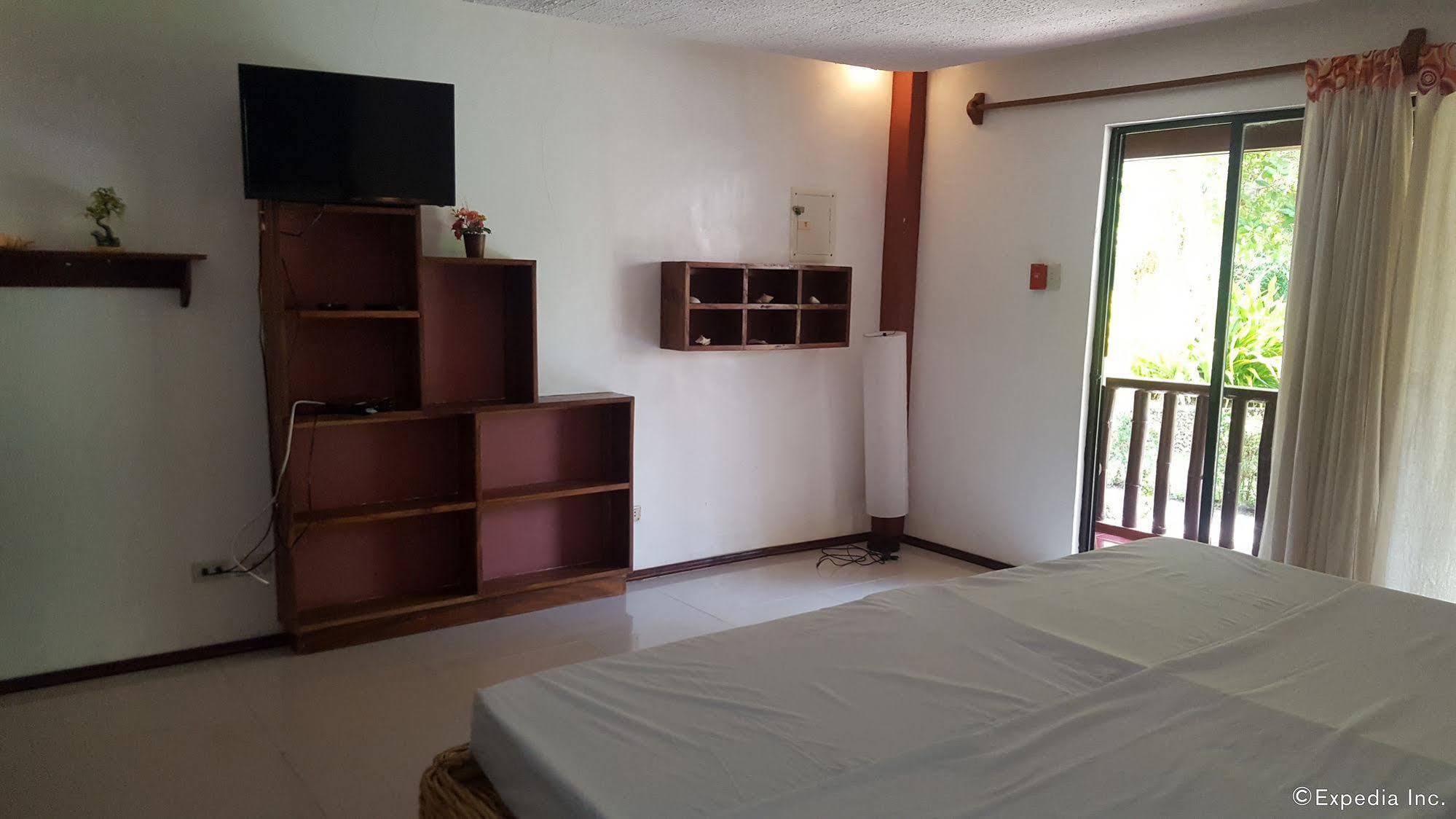 Cooper'S Beach Resort Lucbuan Exterior foto